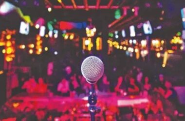 How to Book More Gigs as a Comedian in 2022 